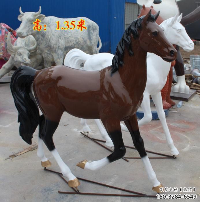 街道小馬雕塑廠家，景觀擺件，鍍金工藝