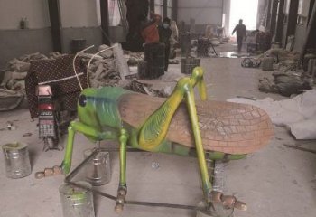 室內蝗蟲雕塑，拉絲昆蟲雕塑，抽象效果