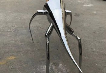 校園蝗蟲雕塑，鏡面拋光雕塑，昆蟲主題