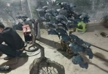 房地產(chǎn)松樹(shù)雕塑 現(xiàn)代景觀植物雕塑 幾何大樹(shù)雕塑