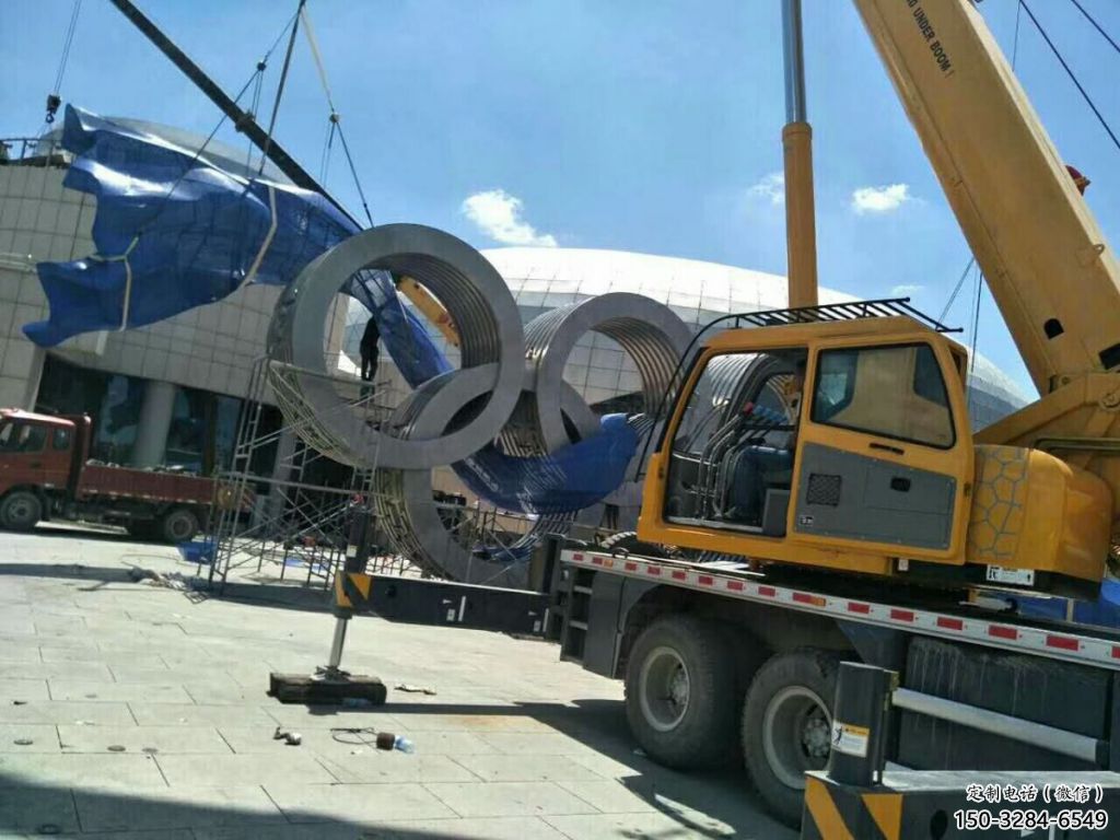 運動場建筑雕塑，不銹鋼五環雕塑，烤漆建筑