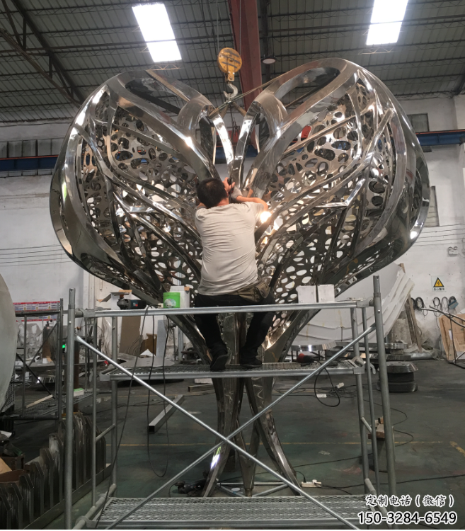 心形雕塑廠家，鏤空抽象藝術(shù)，燈光原理設(shè)計制作