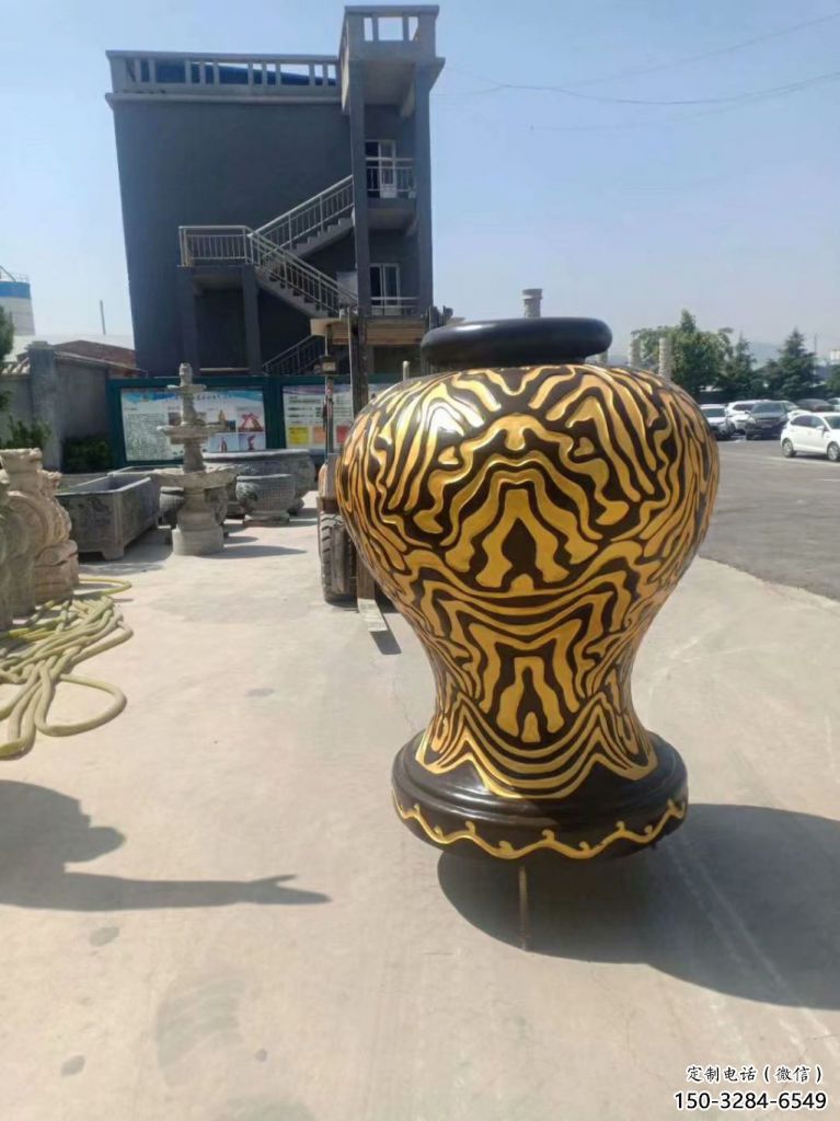 花瓶雕塑工廠 仿真雕塑 烤漆瓶子雕塑