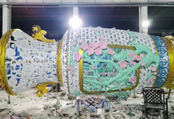 草地花瓶雕塑 現(xiàn)代雕塑 大型瓶子雕塑