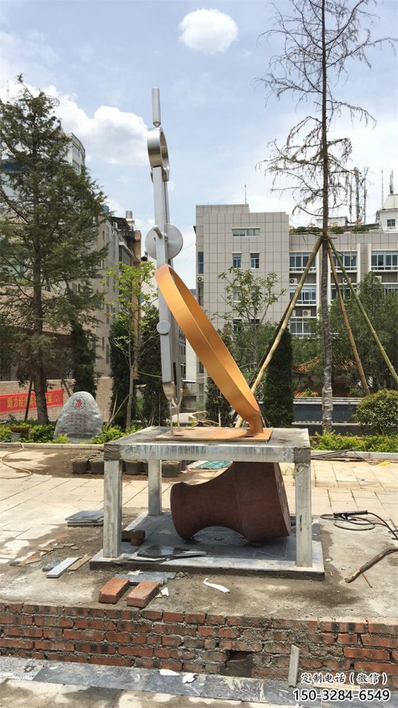 大型圓規(guī)雕塑 歐式步行街標(biāo)識(shí)雕塑 彩繪景觀雕塑