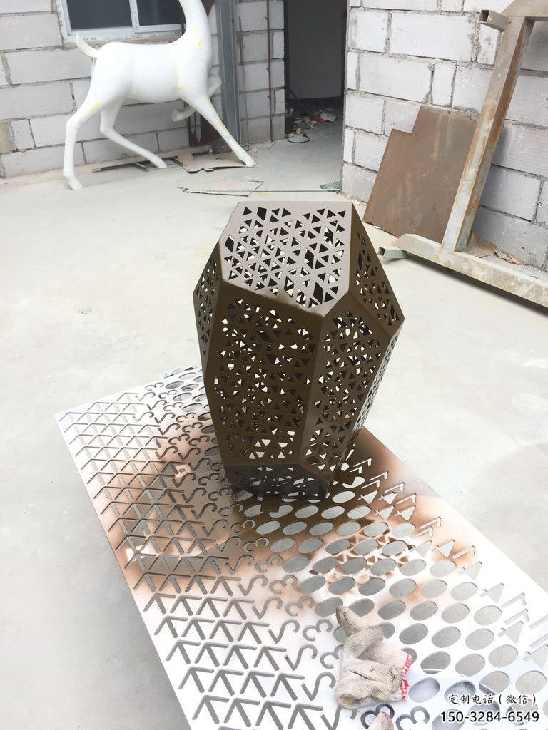 幾何石塊雕塑 發(fā)光公園石頭雕塑 大門口景觀石雕塑