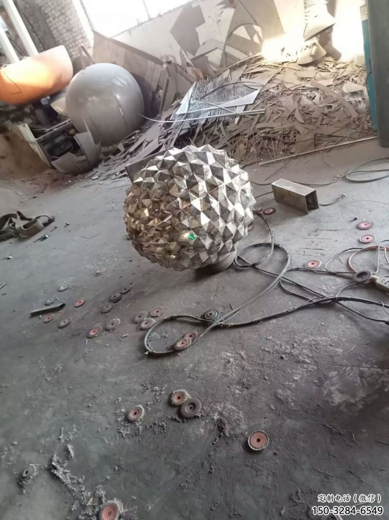 烤漆松塔雕塑 鋼管松果造型 室內(nèi)雕塑