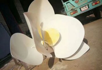 仿真蘭花雕塑 電鍍現(xiàn)代玉蘭花雕塑 部隊(duì)雕塑