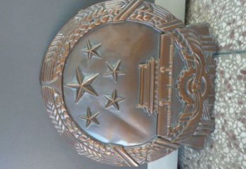 現(xiàn)代校徽雕塑