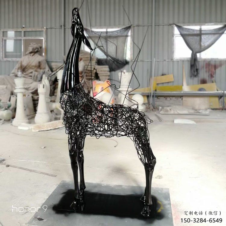 小鹿雕塑生產(chǎn)，透雕系列，鏤空鋼絲小鹿雕塑生產(chǎn)商
