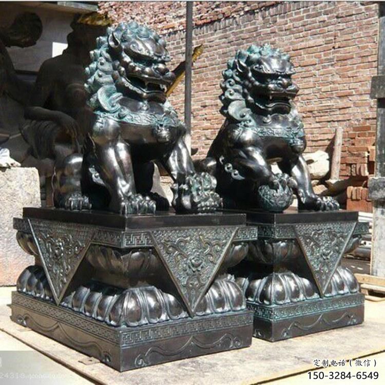 青銅獅子雕塑供應，城區小品，戶外蹲獅雕塑制造商