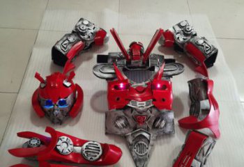 機(jī)甲小紅蜂雕塑