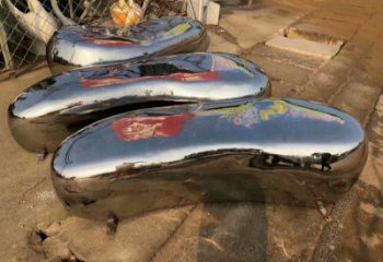 坐凳雕塑，小區(qū)園林雕塑，不銹鋼鏡面效果