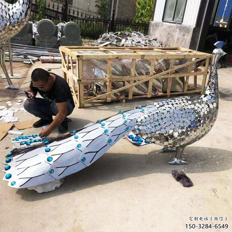 孔雀雕塑系列廠家，城市裝飾，不銹鋼孔雀雕塑優(yōu)選