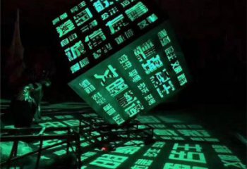 大型魔方雕塑選用，街道標(biāo)識(shí)，燈光魔方雕塑廠家常用