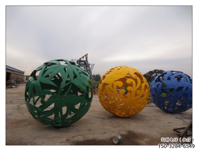 鏤空花紋球雕塑定做，廣場(chǎng)雕塑，不銹鋼花紋球雕塑優(yōu)選