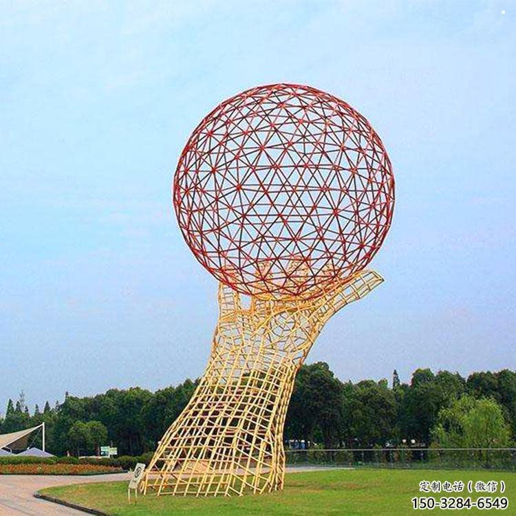 火球雕塑定制，市標雕塑，鏤空手托火球雕塑廠家