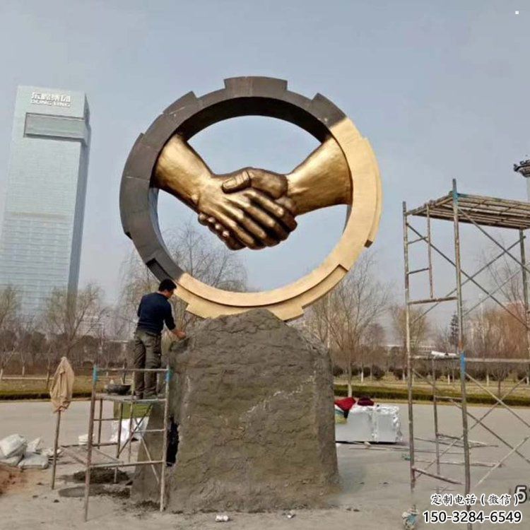 握手雕塑批發，景觀雕塑，不銹鋼握手雕塑制作承接