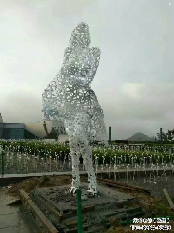 鏤空人物雕塑供需，透雕制作，大型鐵藝人物雕塑公司