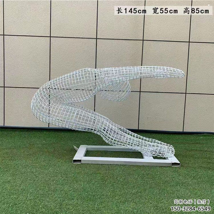 鏤空運動員雕塑定做，小區(qū)擺件，體育人物雕塑制作