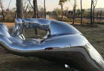 手雕塑廠家優(yōu)選，陸地?cái)[件，不銹鋼手拈花雕塑供給