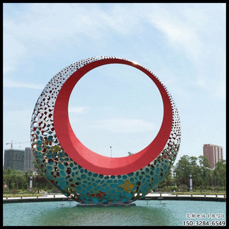 小區(qū)月牙雕塑，拉絲景觀雕塑，抽象效果