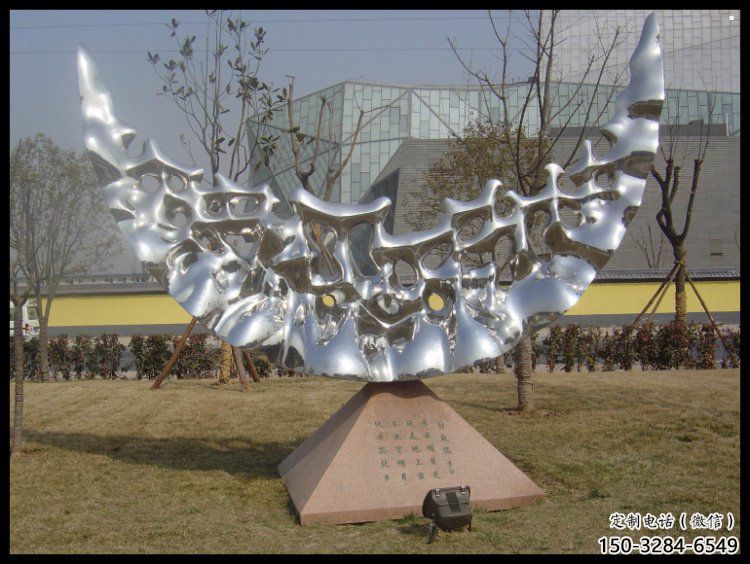 操場月亮船雕塑，鏤空景觀雕塑，噴砂制造