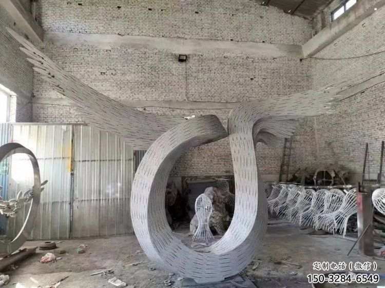 鳥(niǎo)翅雕塑承接，鍛造工藝，不銹鋼鳥(niǎo)翅雕塑訂做