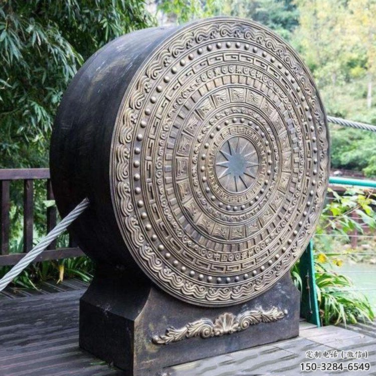 銅鼓雕塑預定，小區擺件，銅鼓雕塑主題精品