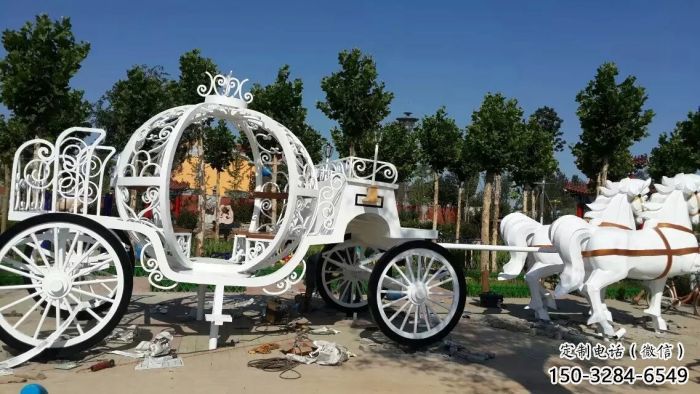 甘南廣場馬車雕塑