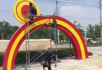 亳州烤漆拱門雕塑，彩虹圖案設計，不銹鋼大門雕塑實景