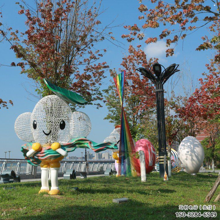 金鳳戶外鏤空卡通雕塑供應，花園小品，鐵藝卡通雕塑展品