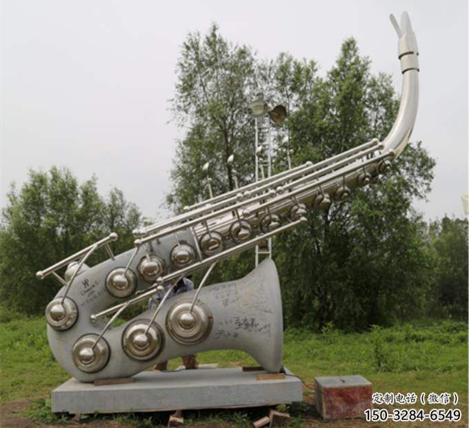 湟中街頭薩克斯雕塑