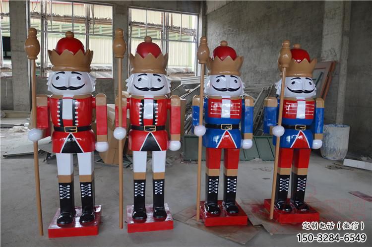 日照公園撲克雕塑