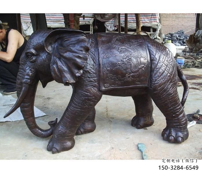 小店庭院大象雕塑定做，廣場(chǎng)雕塑，室外銅大象雕塑提供