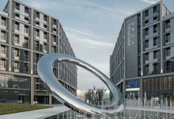 林周水簾圓環(huán)雕塑，直噴式旱地水景噴泉雕塑